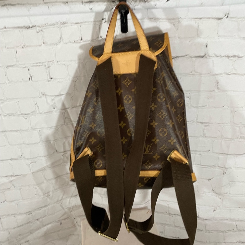 Louis Vuitton backpack very nice some signs of wear. Interior very nice